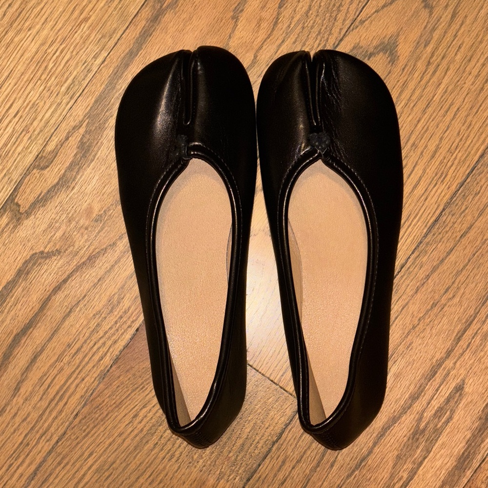 Trendy Boutique Black Leather Flats